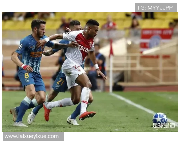 西甲激战巴黎圣日耳曼逆转曼联帽子戏法点燃全场激情与数据分析